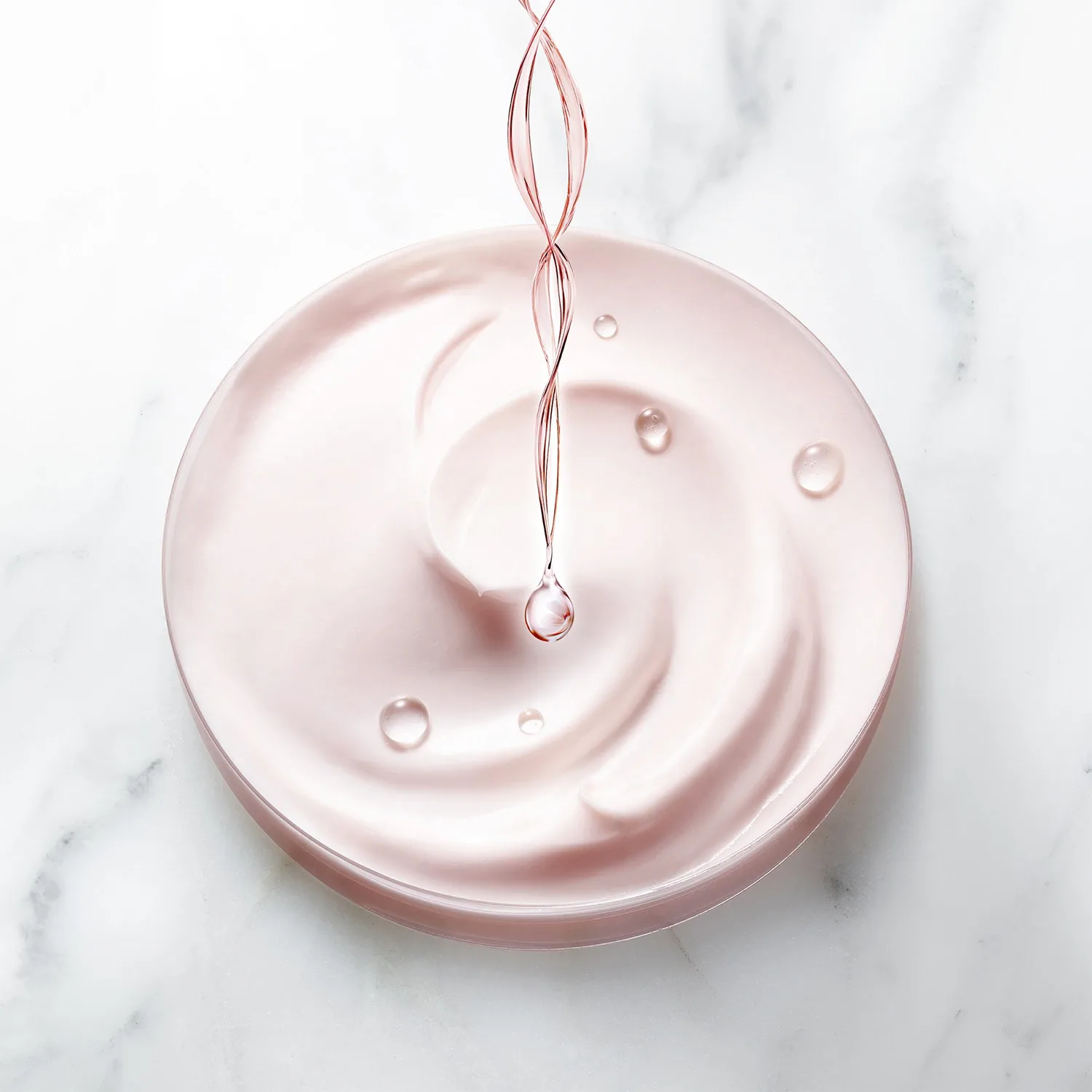 estée lauder re-nutriv ultimate lift regenerating youth yüz kremi