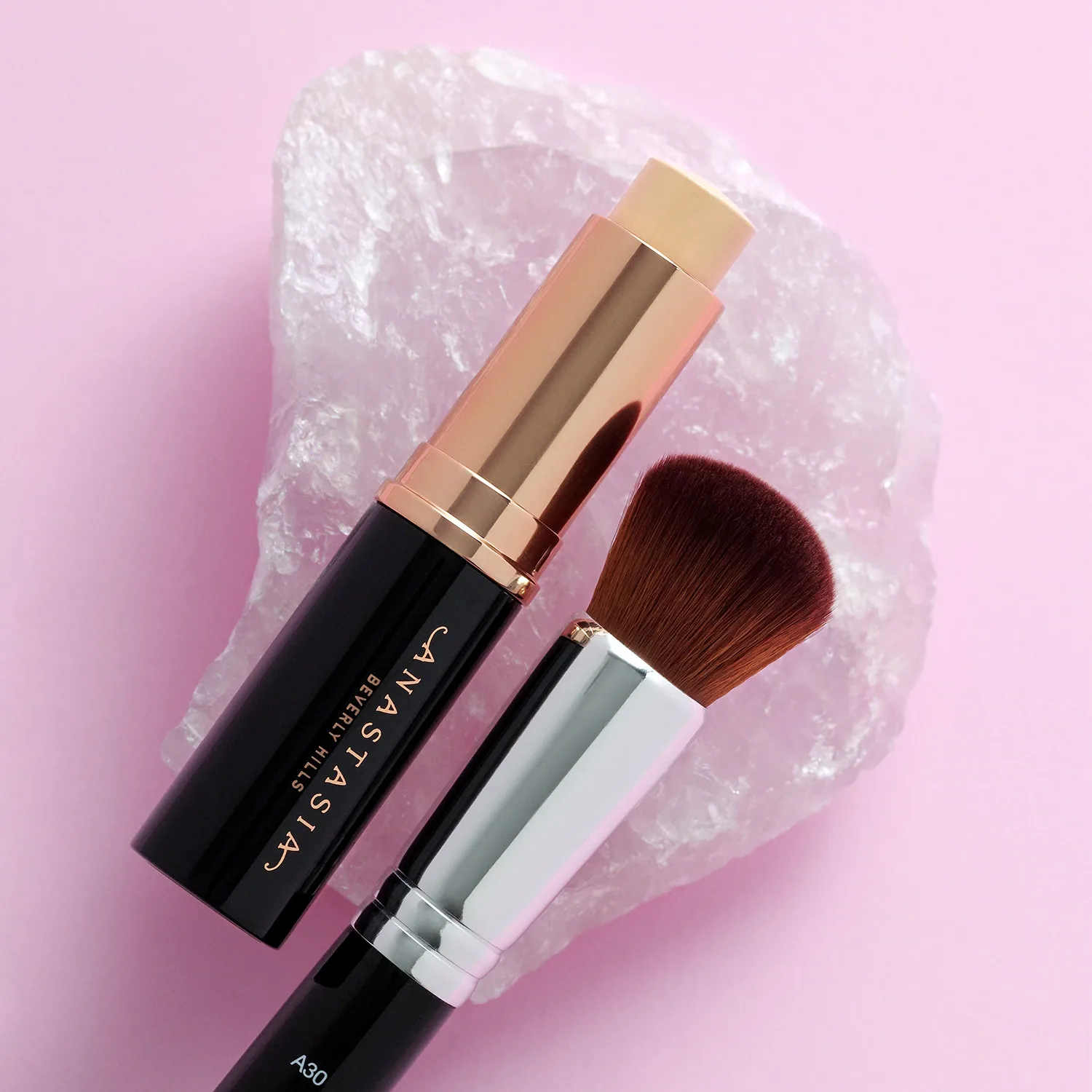 a30 pro brush – domed kabuki brush