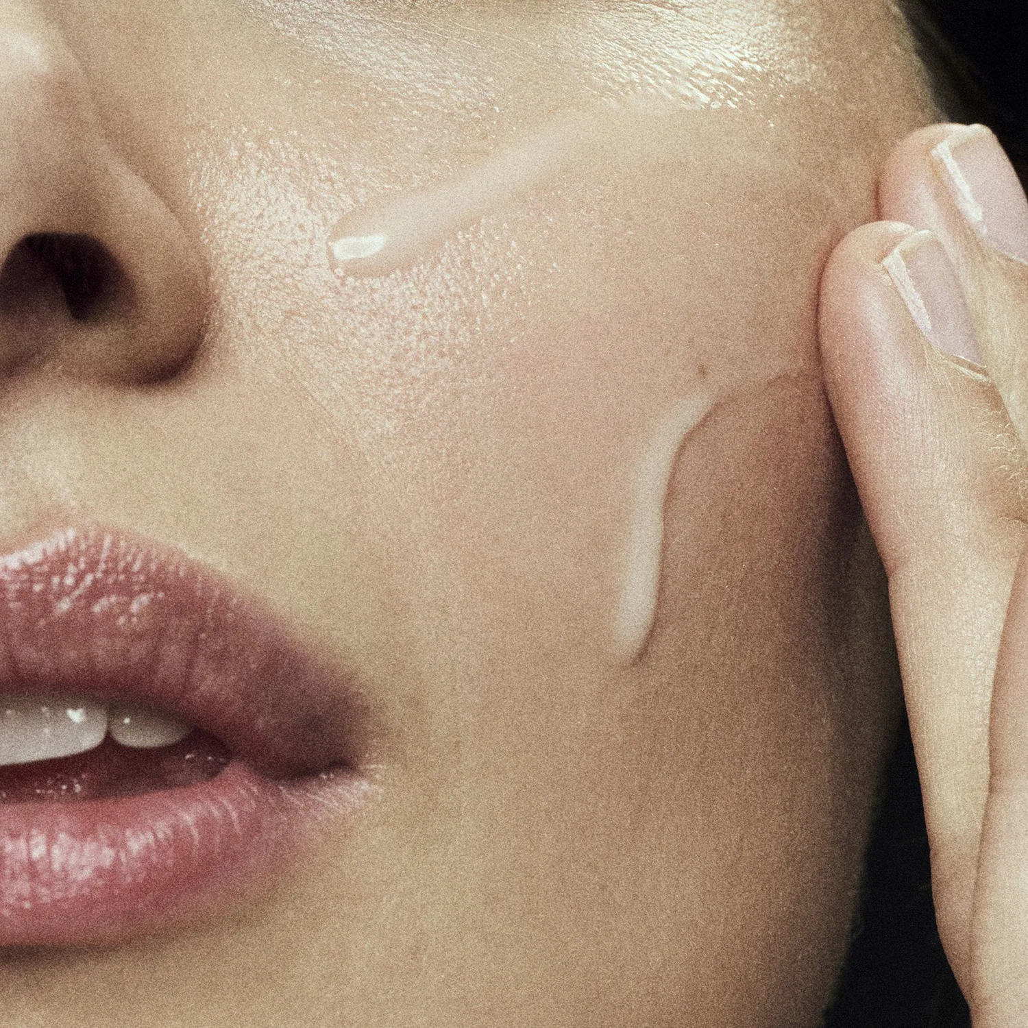 black tea renewal serum - siyah çay içeren yaşlanma karşıtı yenileyici serum