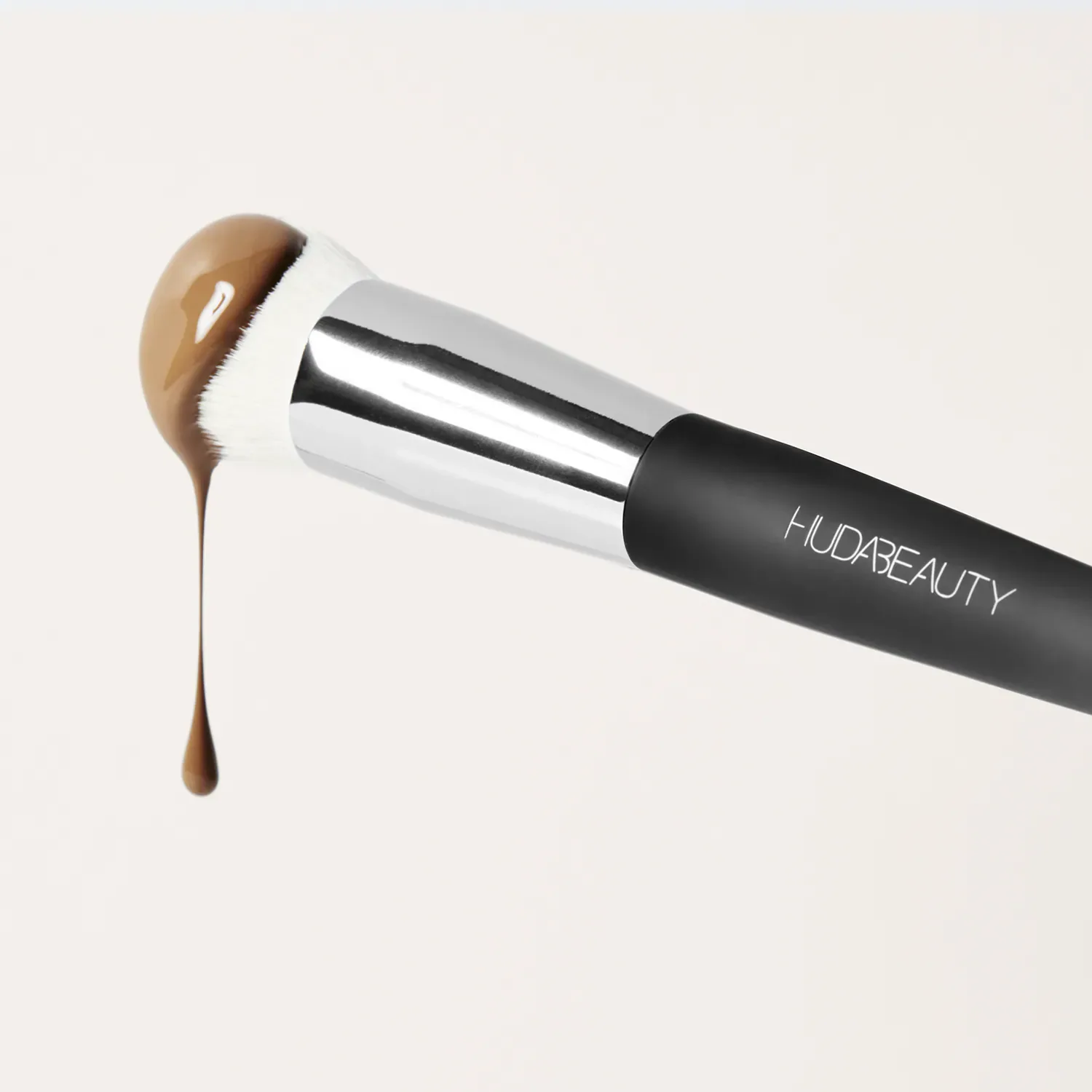 huda beauty base brush - fondöten fırçası
